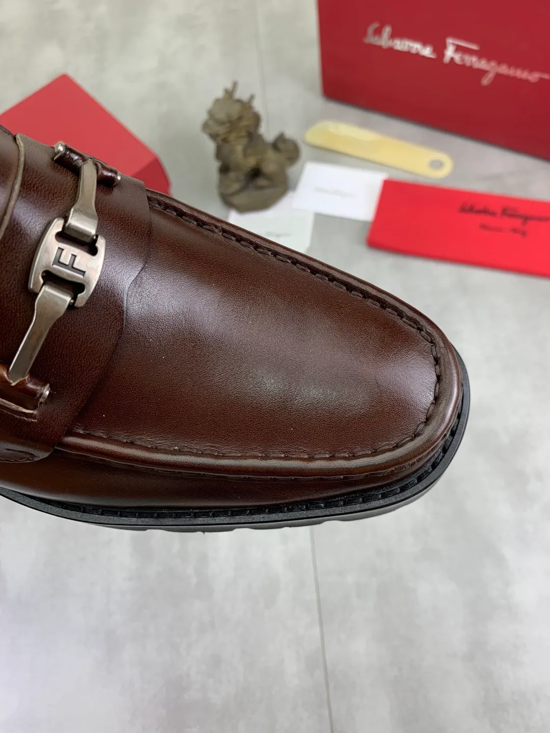 Men's Men's Shoes 💰P480💰[New Style] Water-dyed Niuli 🆘[Salvatore Ferragamo] Ferragamo's latest casual business leather shoes for men! Listed simultaneously! The fabric is made of specially imported original calfskin, and the interior is made of imported water-dyed cowhide. It is absolutely luxurious and leads the fashion trend. Matching code: 38-44 (45 and 46 can be customized) Multiple colors available